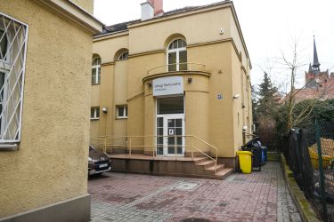 Dla polepszenia stanu higieny oraz zdrowia mieszkańców Jeżyc, w 1925 roku powstał pierwszy w Poznaniu ośrodek zdrowia połączony z ogólnodostępną miejską łaźnią, fot. Ł. Gdak 